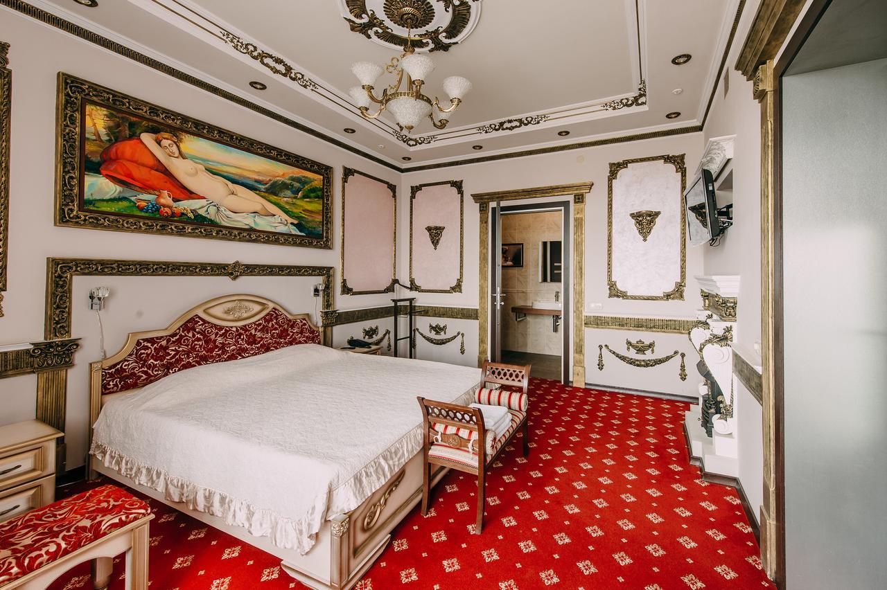 Urartu Hotel Charkiv Esterno foto
