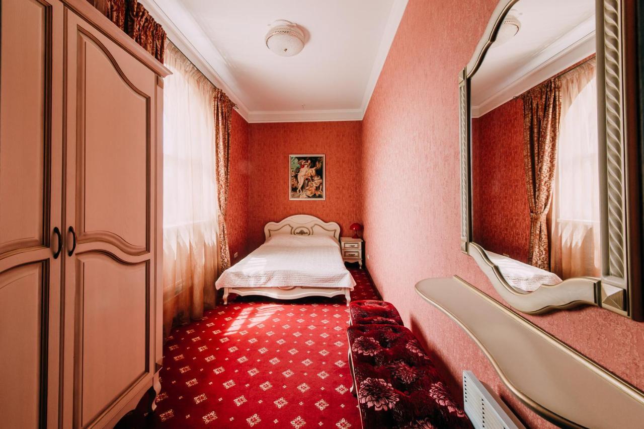 Urartu Hotel Charkiv Esterno foto