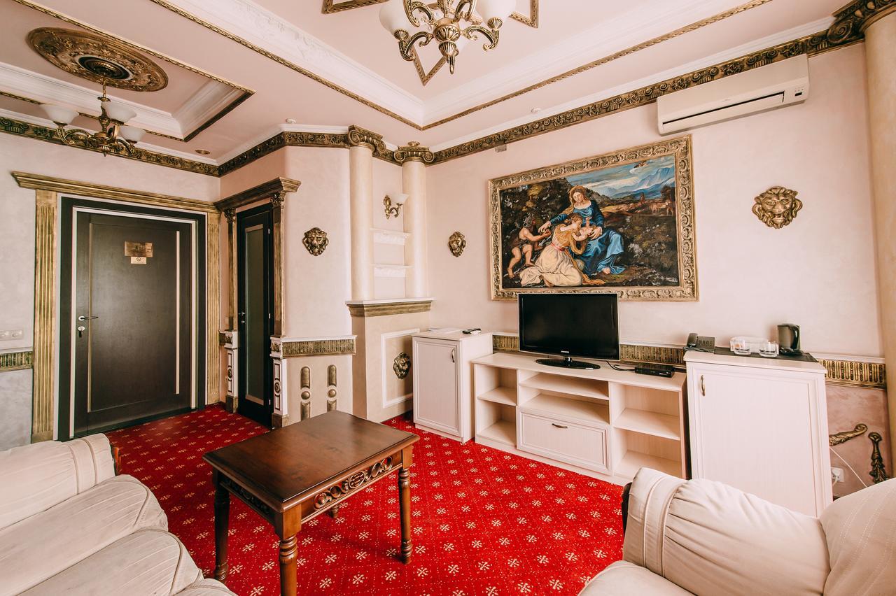 Urartu Hotel Charkiv Esterno foto